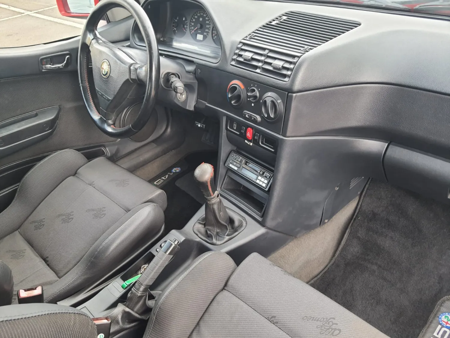 avv-alfa-romeo-145-2-0-qv-venda-akn9o13-imagem-012