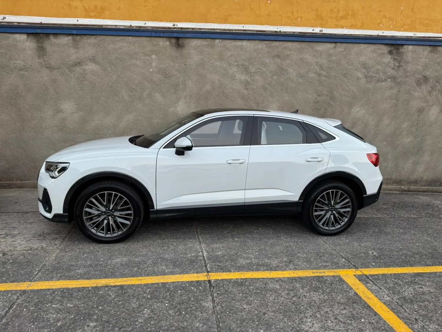 Q3 - Foto #4 do anúncio à venda de Carro clássico
