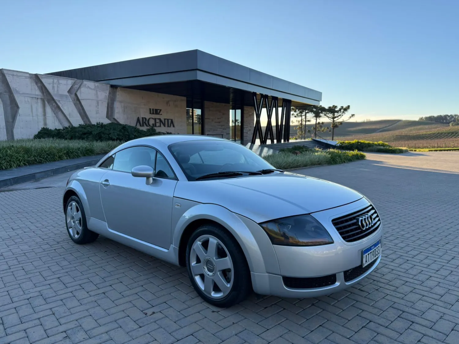 avv-audi-tt-1-8t-venda-818o01h-imagem-001
