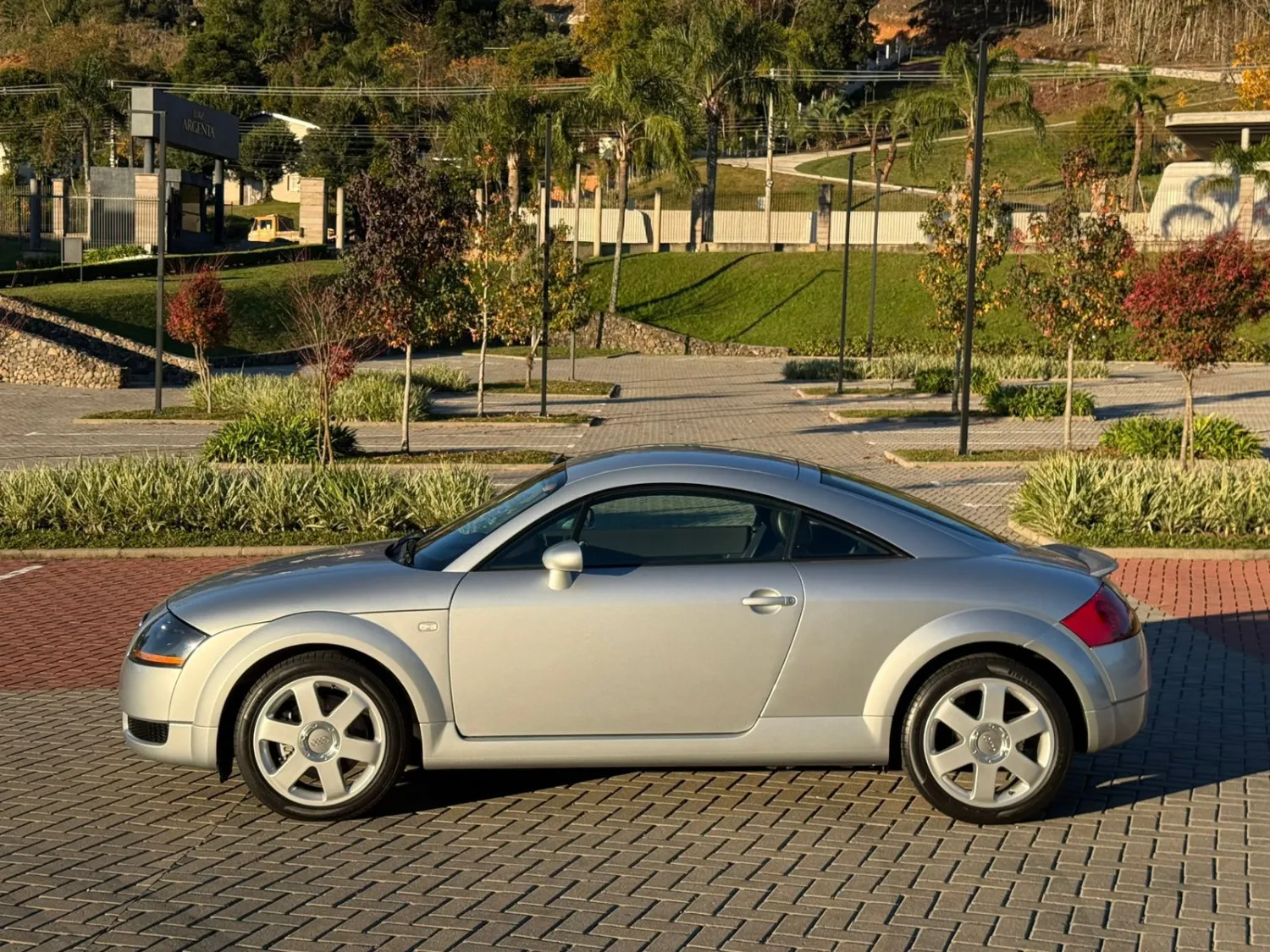 avv-audi-tt-1-8t-venda-818o01h-imagem-005