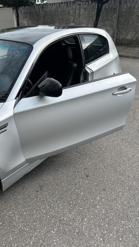 118i - Foto #4 do anúncio à venda de Carro clássico