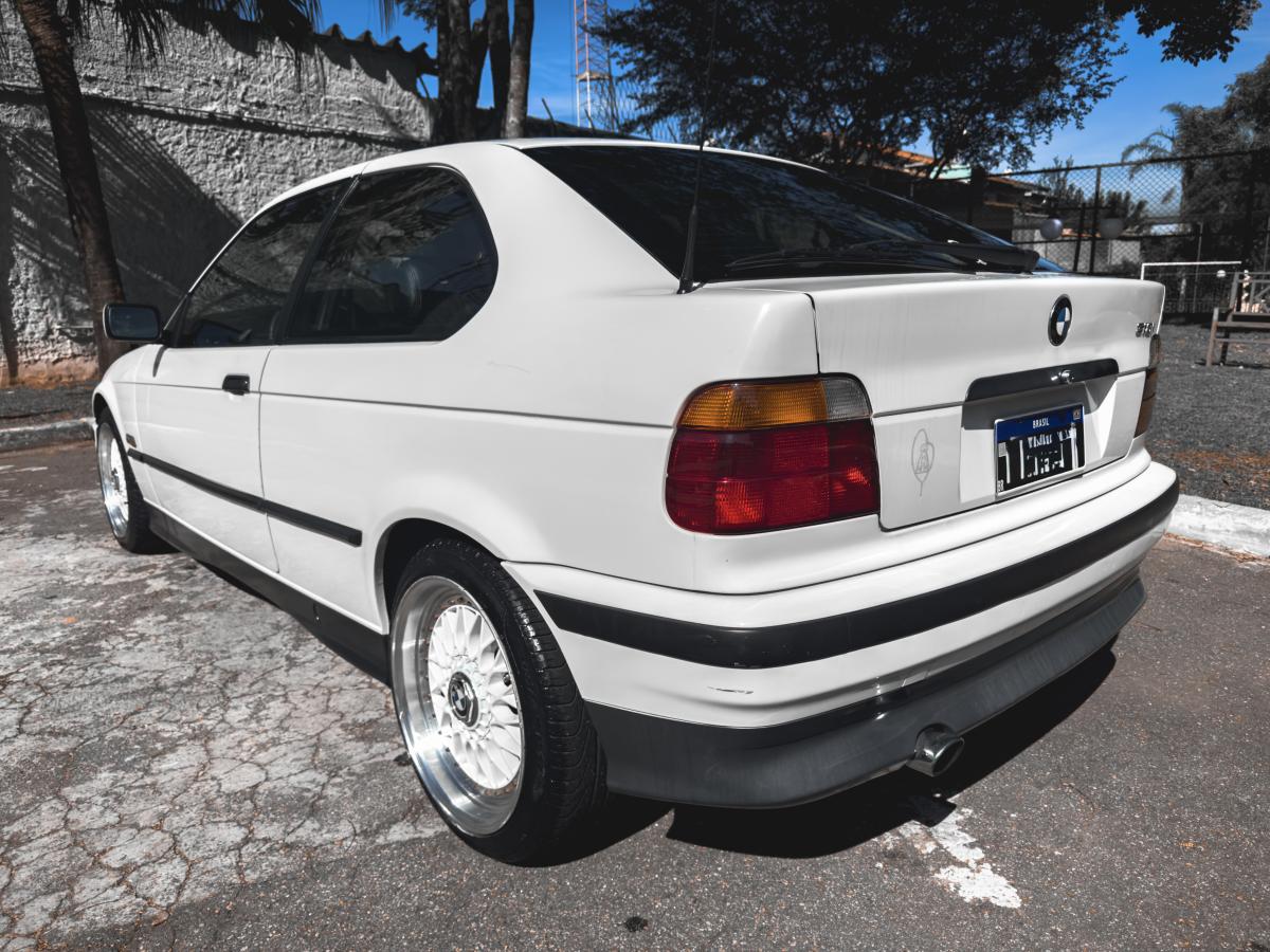 318iM - Foto #2 do anúncio à venda de Carro clássico