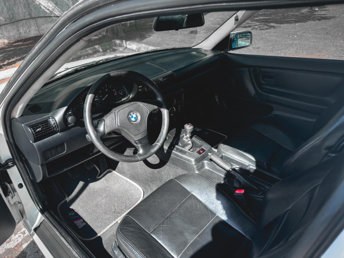 318iM - Foto #6 do anúncio à venda de Carro clássico