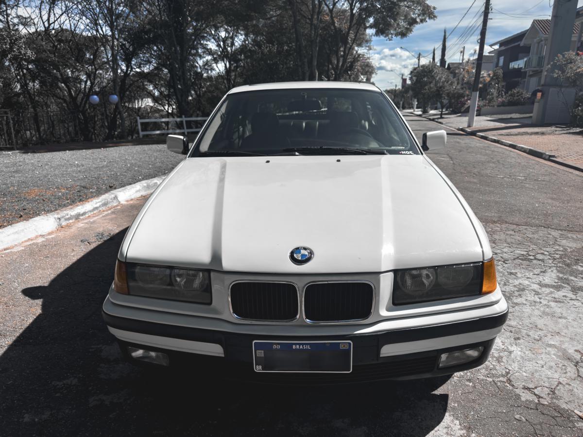 318iM - Foto #11 do anúncio à venda de Carro clássico