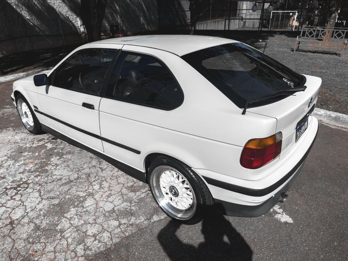 318iM - Foto #12 do anúncio à venda de Carro clássico