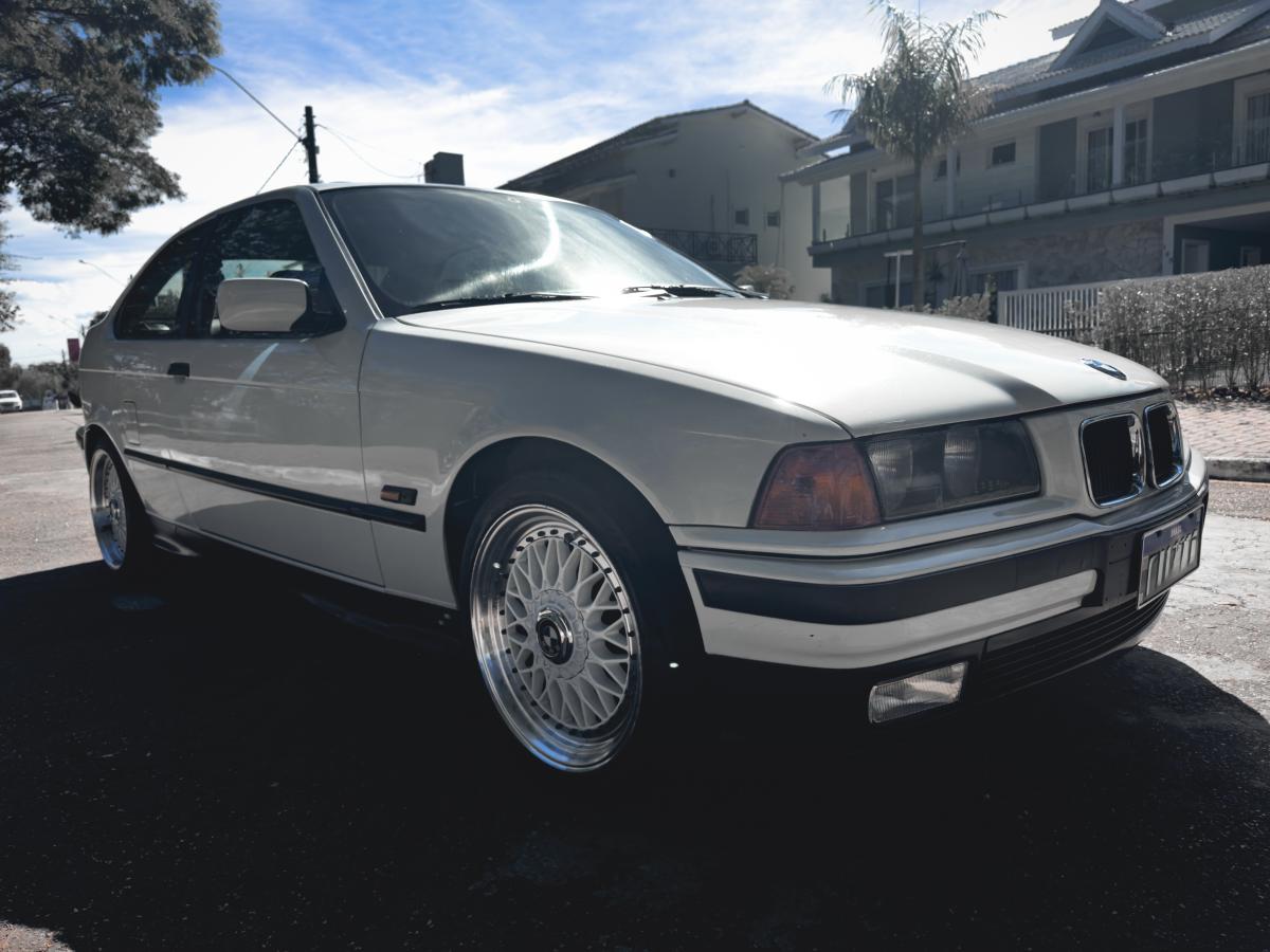 318iM - Foto #18 do anúncio à venda de Carro clássico