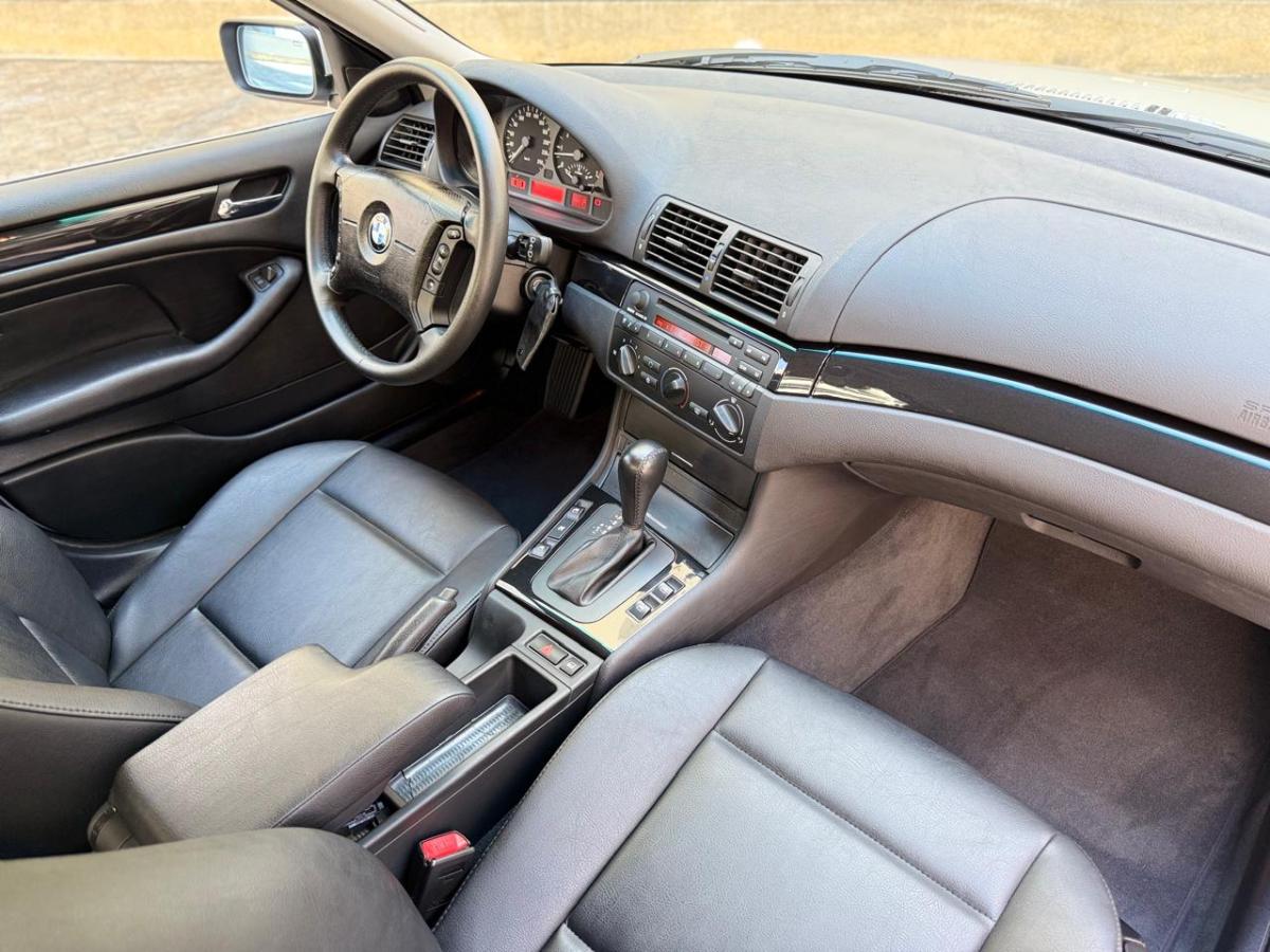 320i - Foto #4 do anúncio à venda de Carro clássico