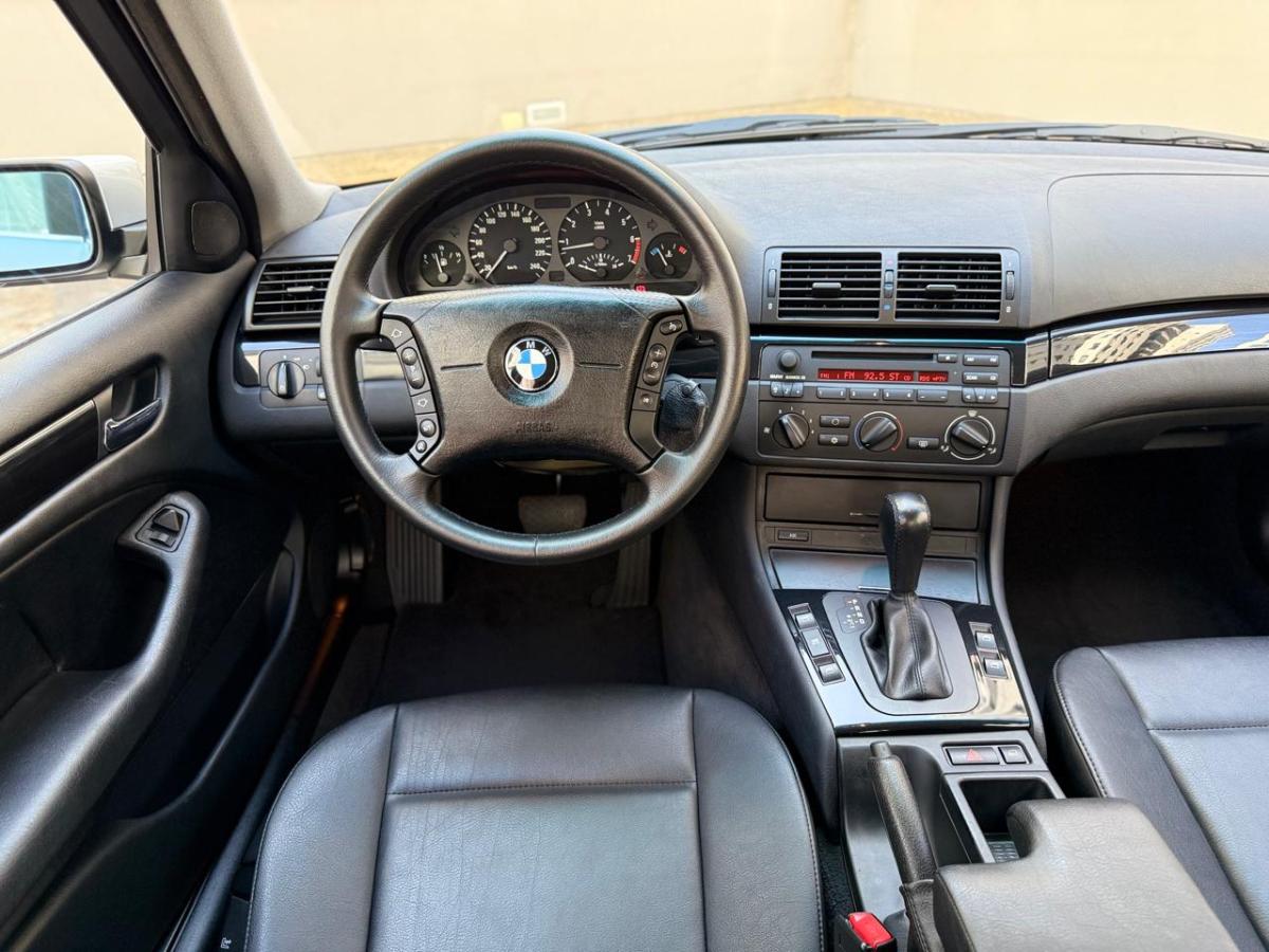 320i - Foto #7 do anúncio à venda de Carro clássico