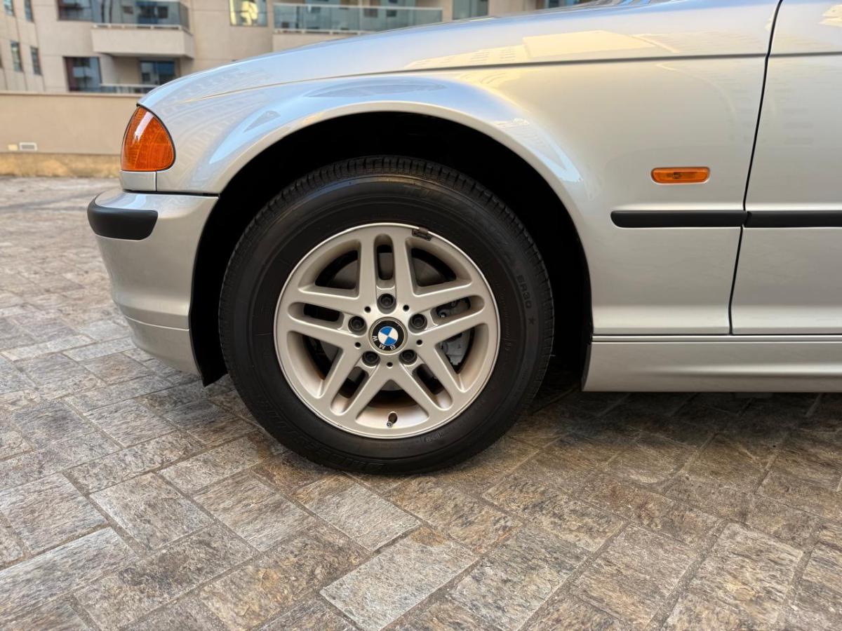 320i - Foto #9 do anúncio à venda de Carro clássico
