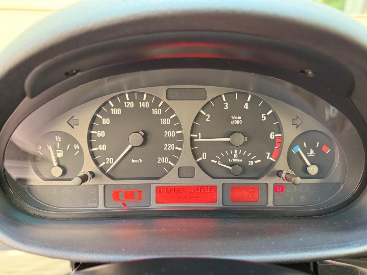 320i - Foto #15 do anúncio à venda de Carro clássico