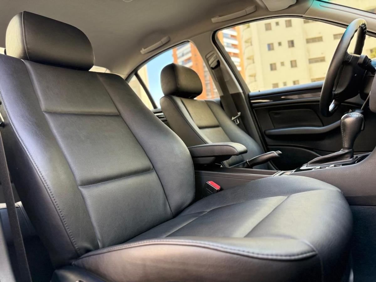 320i - Foto #26 do anúncio à venda de Carro clássico