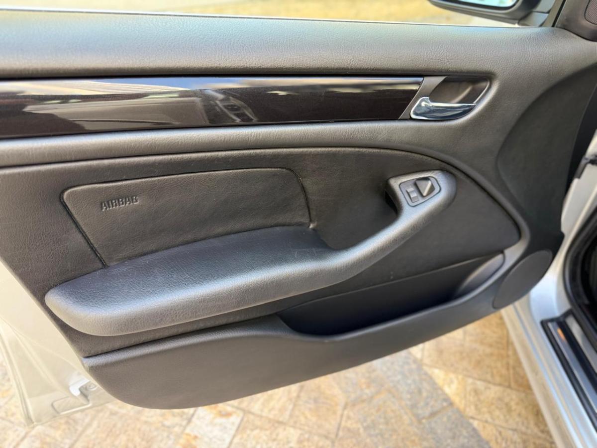 320i - Foto #28 do anúncio à venda de Carro clássico