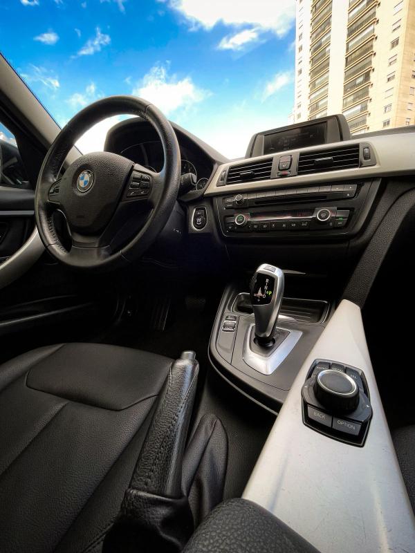 320i - Foto #5 do anúncio à venda de Carro clássico