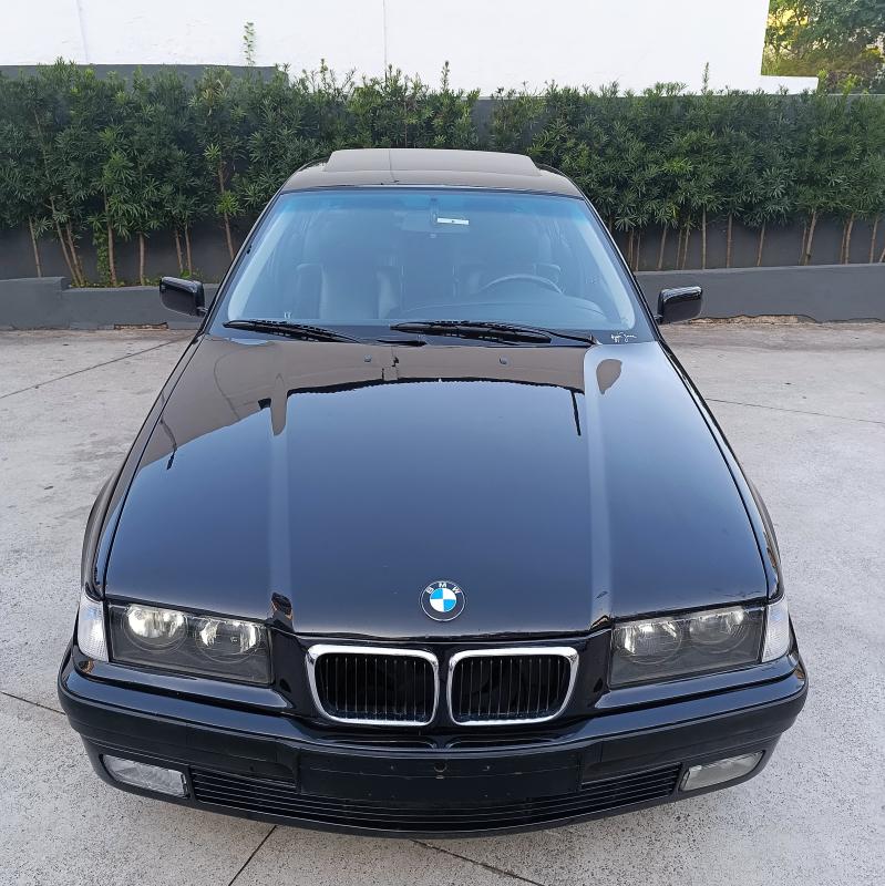 323i - Foto #2 do anúncio à venda de Carro clássico