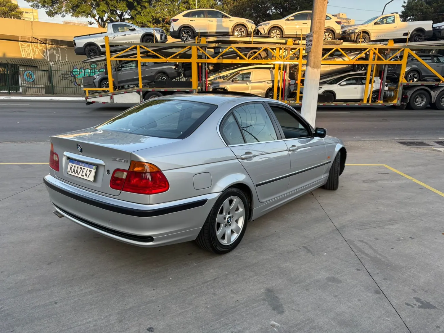 323i - Foto #11 do anúncio à venda de Carro clássico