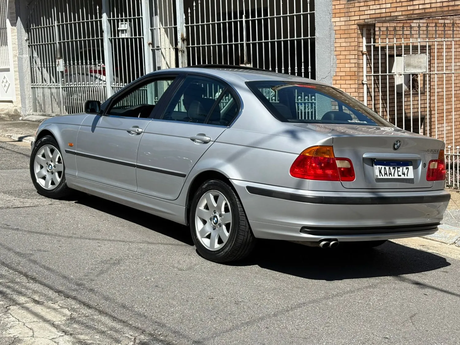 323i - Foto #12 do anúncio à venda de Carro clássico
