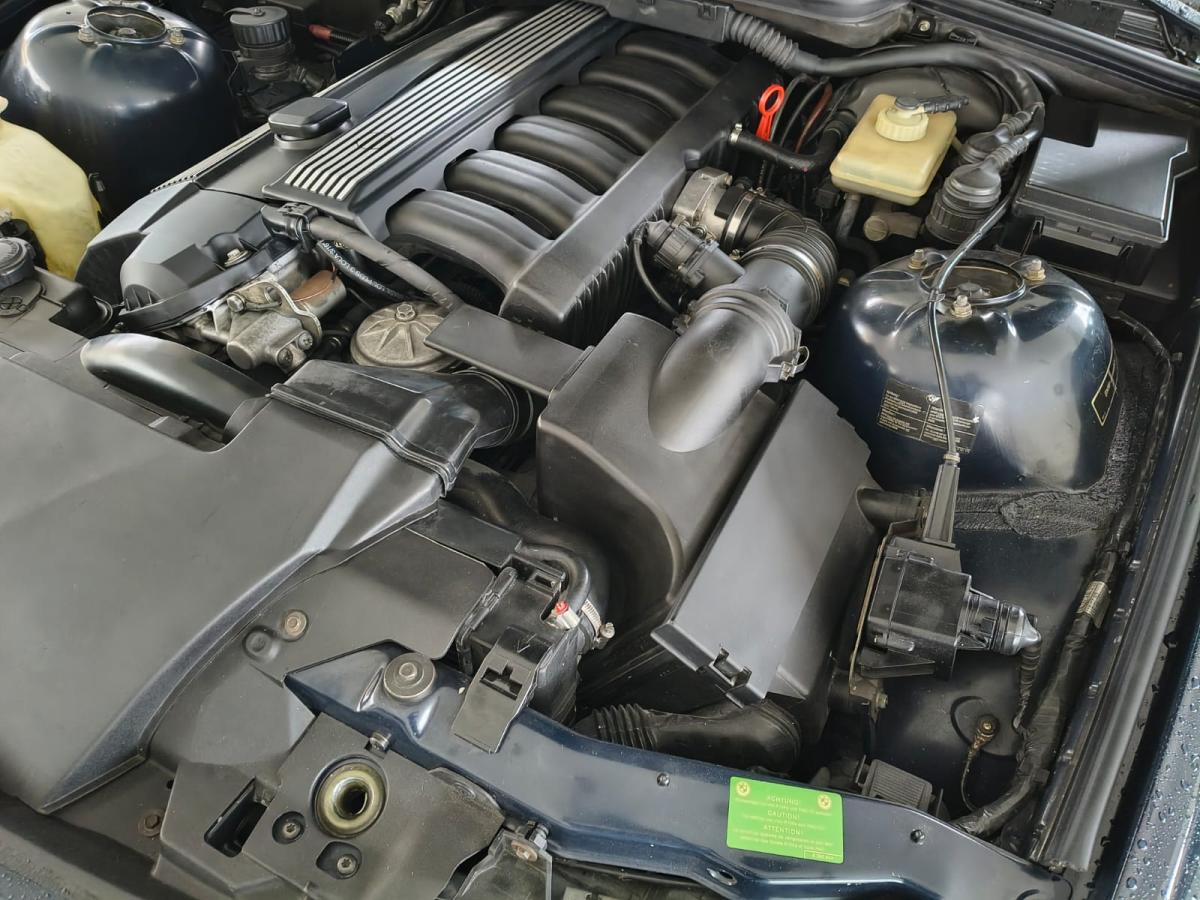 325i - Foto #7 do anúncio à venda de Carro clássico