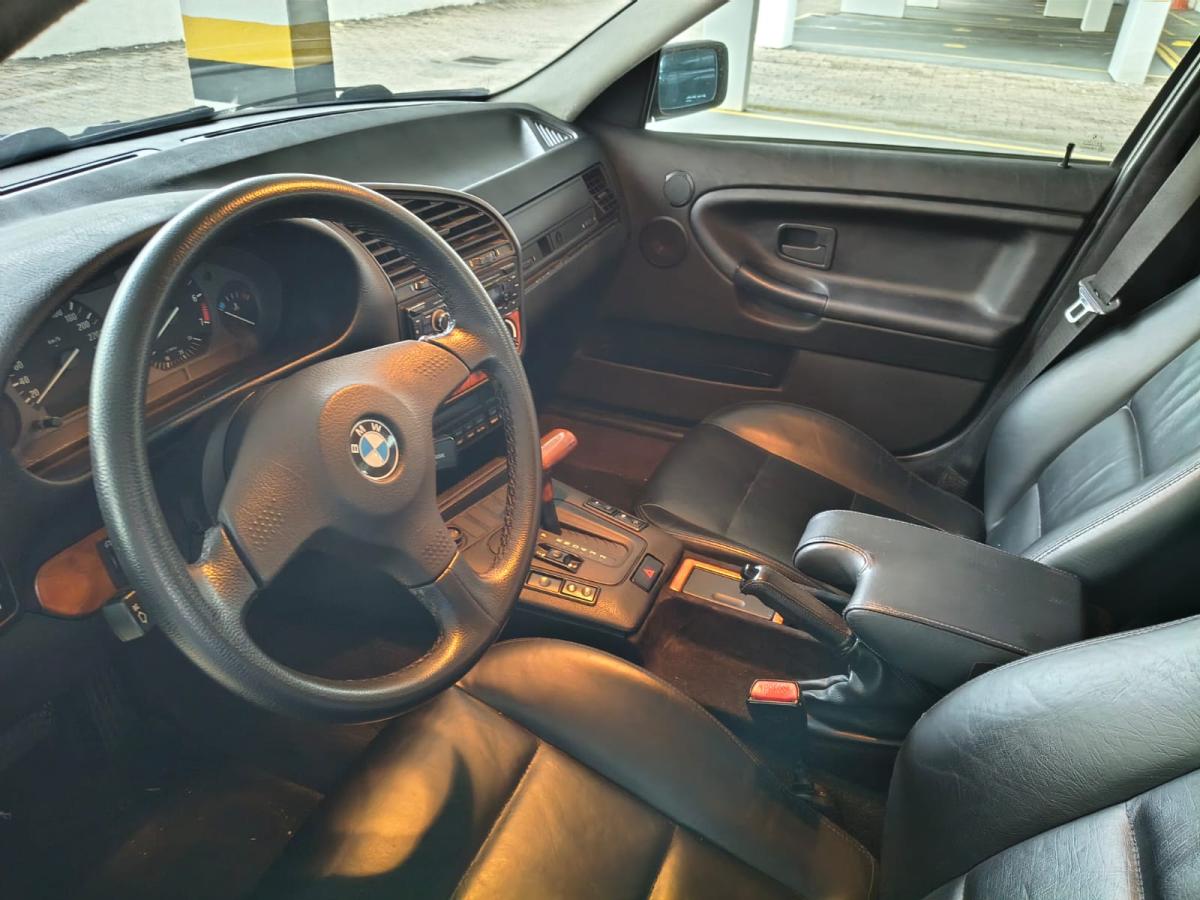325i - Foto #16 do anúncio à venda de Carro clássico