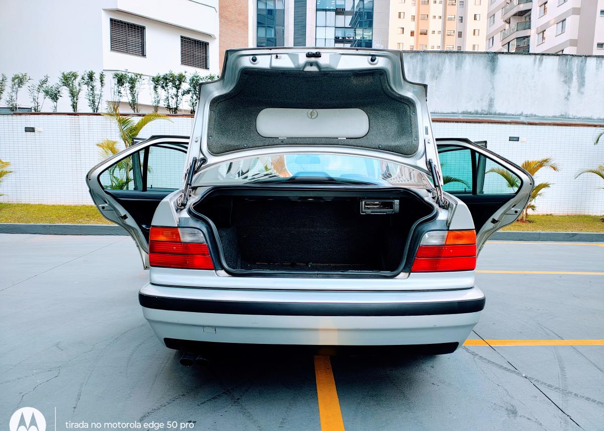 325iA - Foto #2 do anúncio à venda de Carro clássico