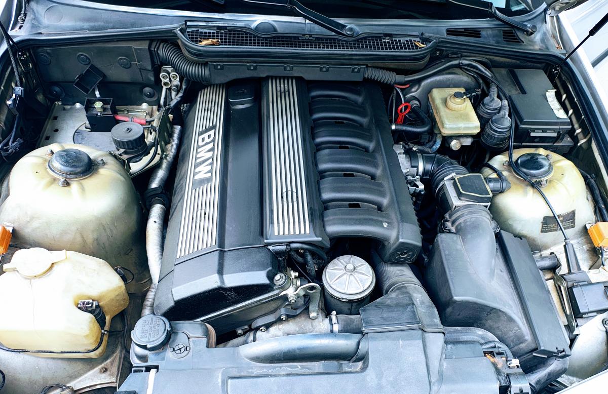 325iA - Foto #7 do anúncio à venda de Carro clássico