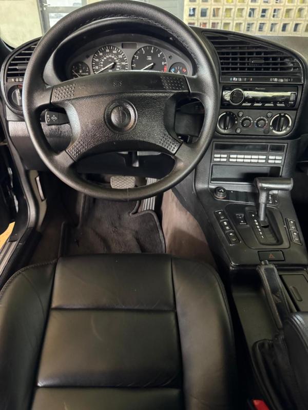 325iA - Foto #18 do anúncio à venda de Carro clássico