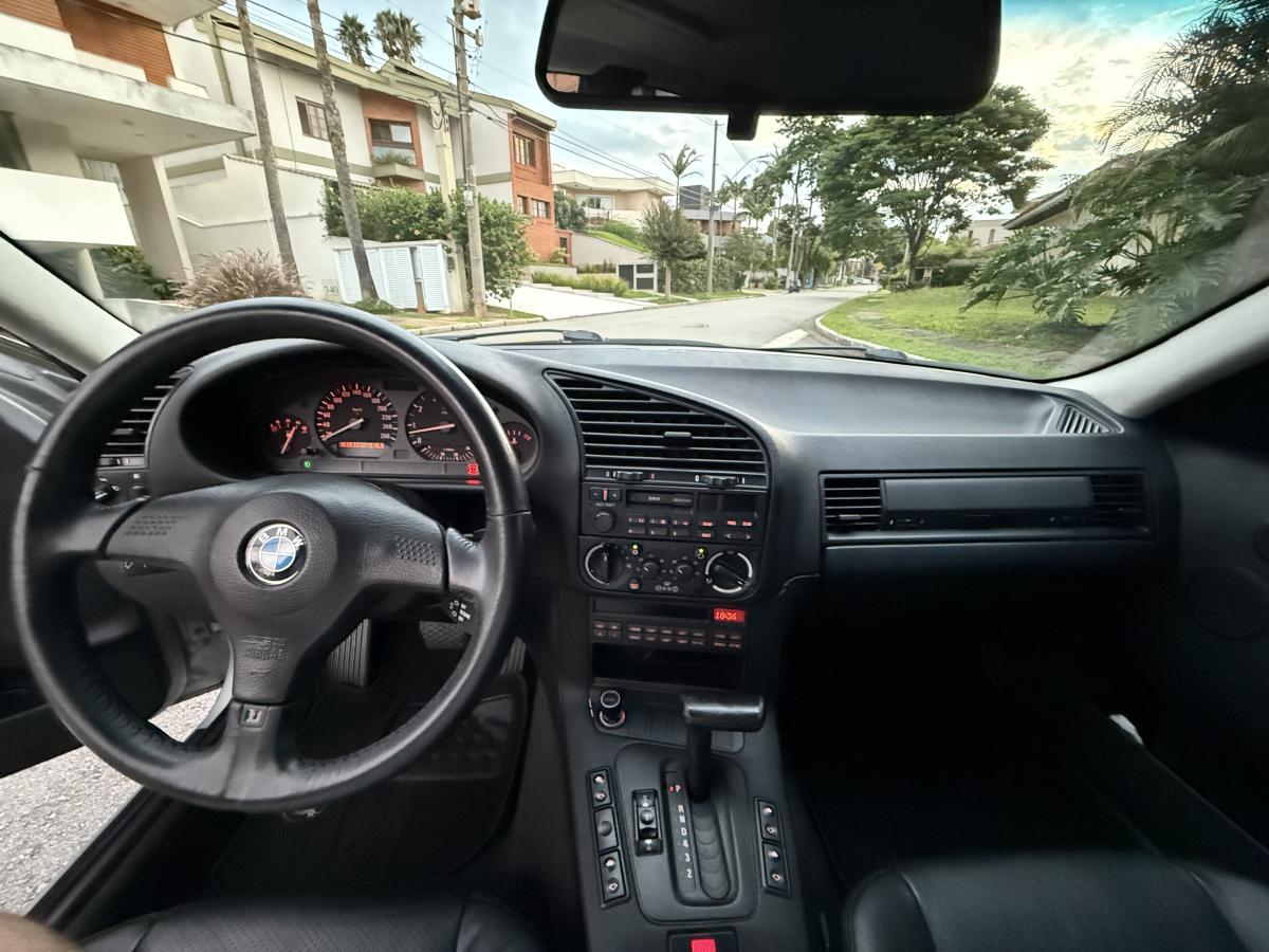 325iA - Foto #2 do anúncio à venda de Carro clássico