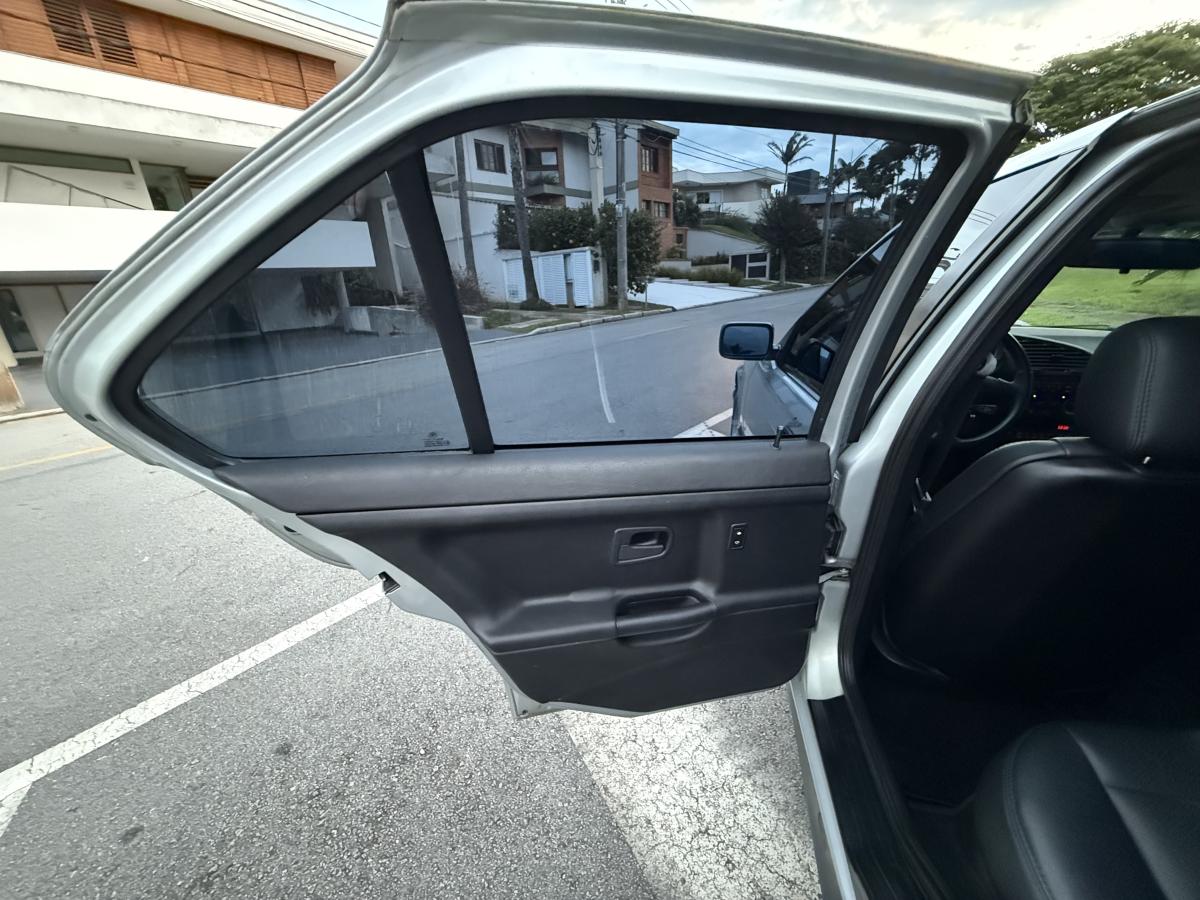 325iA - Foto #12 do anúncio à venda de Carro clássico