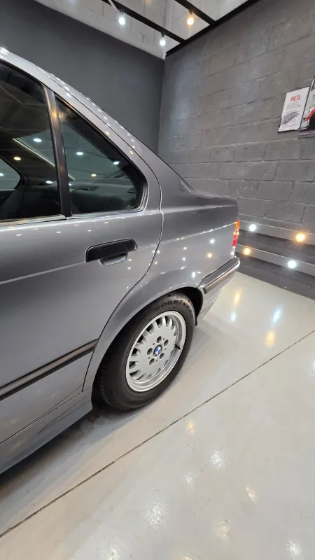 325iA - Foto #9 do anúncio à venda de Carro clássico