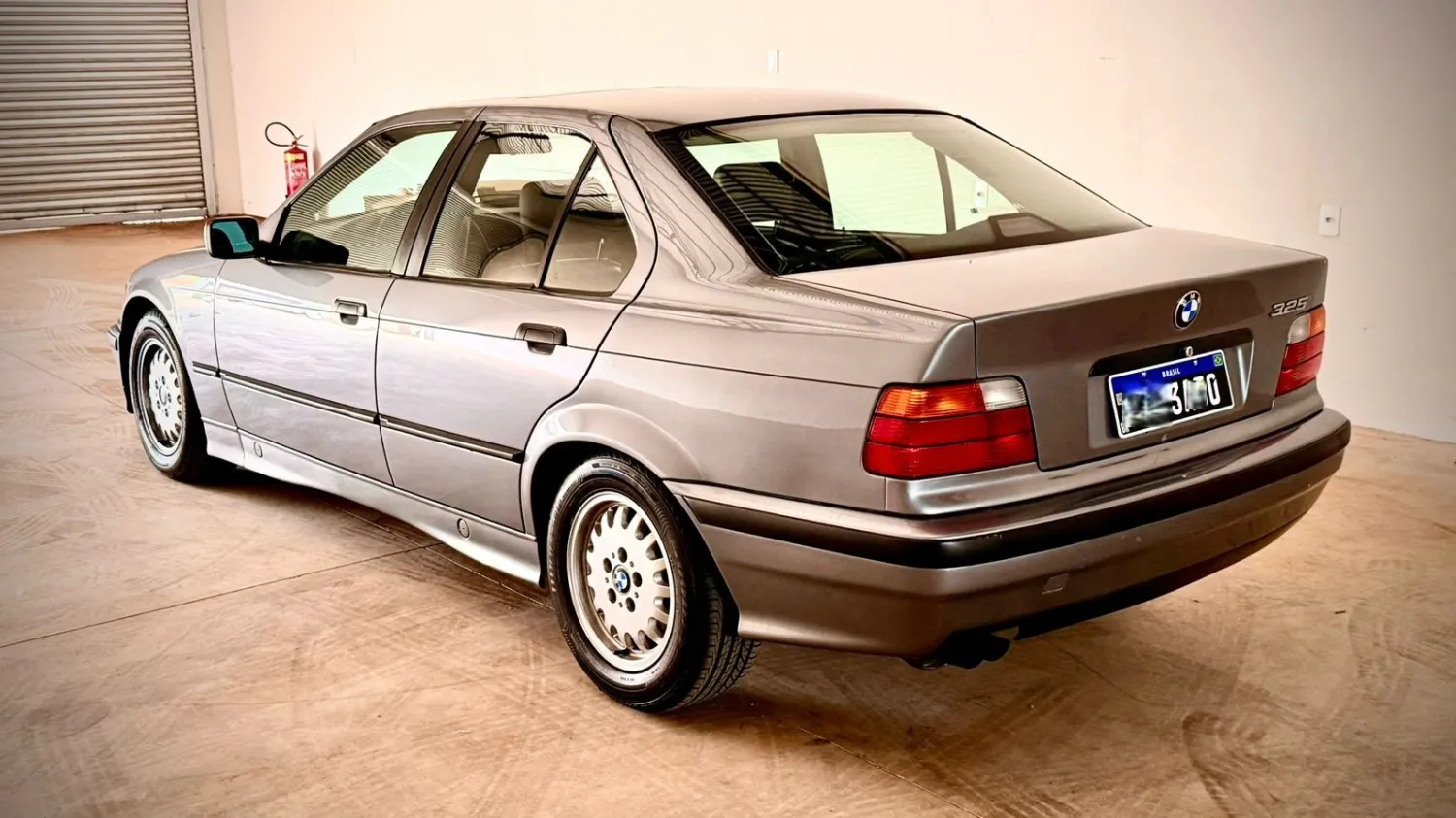 325iA - Foto #16 do anúncio à venda de Carro clássico