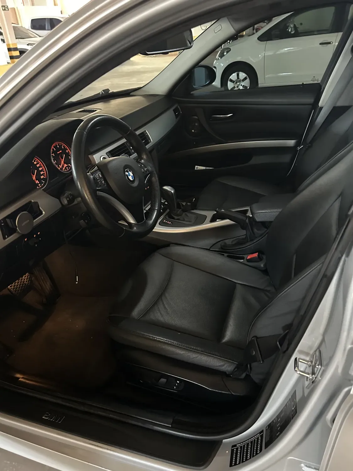 avv-bmw-325ia-venda-b21a754-imagem-003
