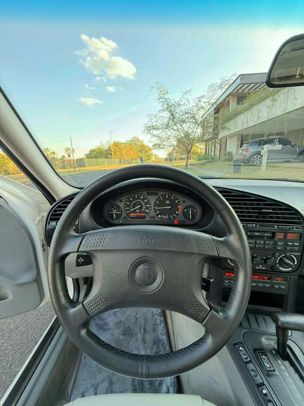 325i - Foto #9 do anúncio à venda de Carro clássico