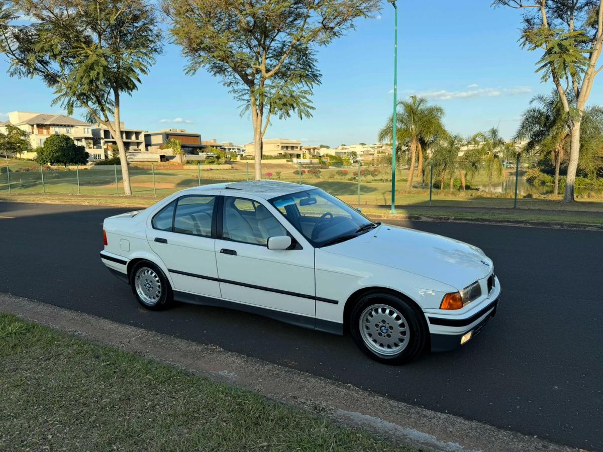 325i - Foto #16 do anúncio à venda de Carro clássico