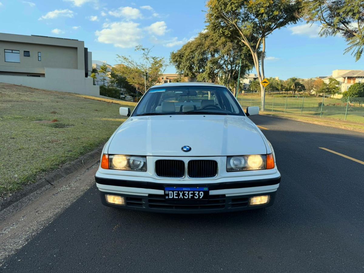 325i - Foto #19 do anúncio à venda de Carro clássico