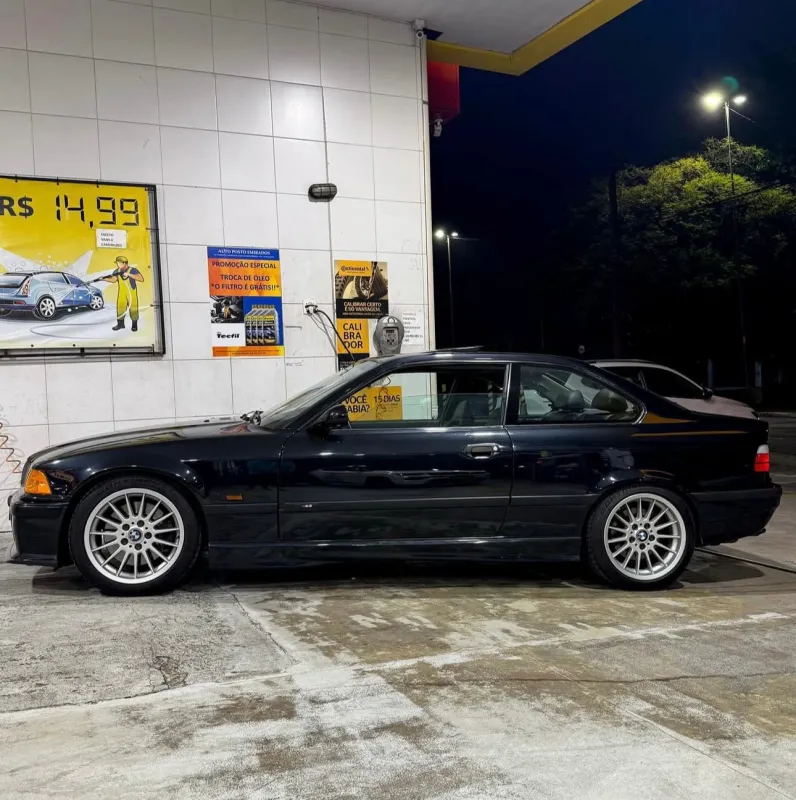 328i - Foto #3 do anúncio à venda de Carro clássico