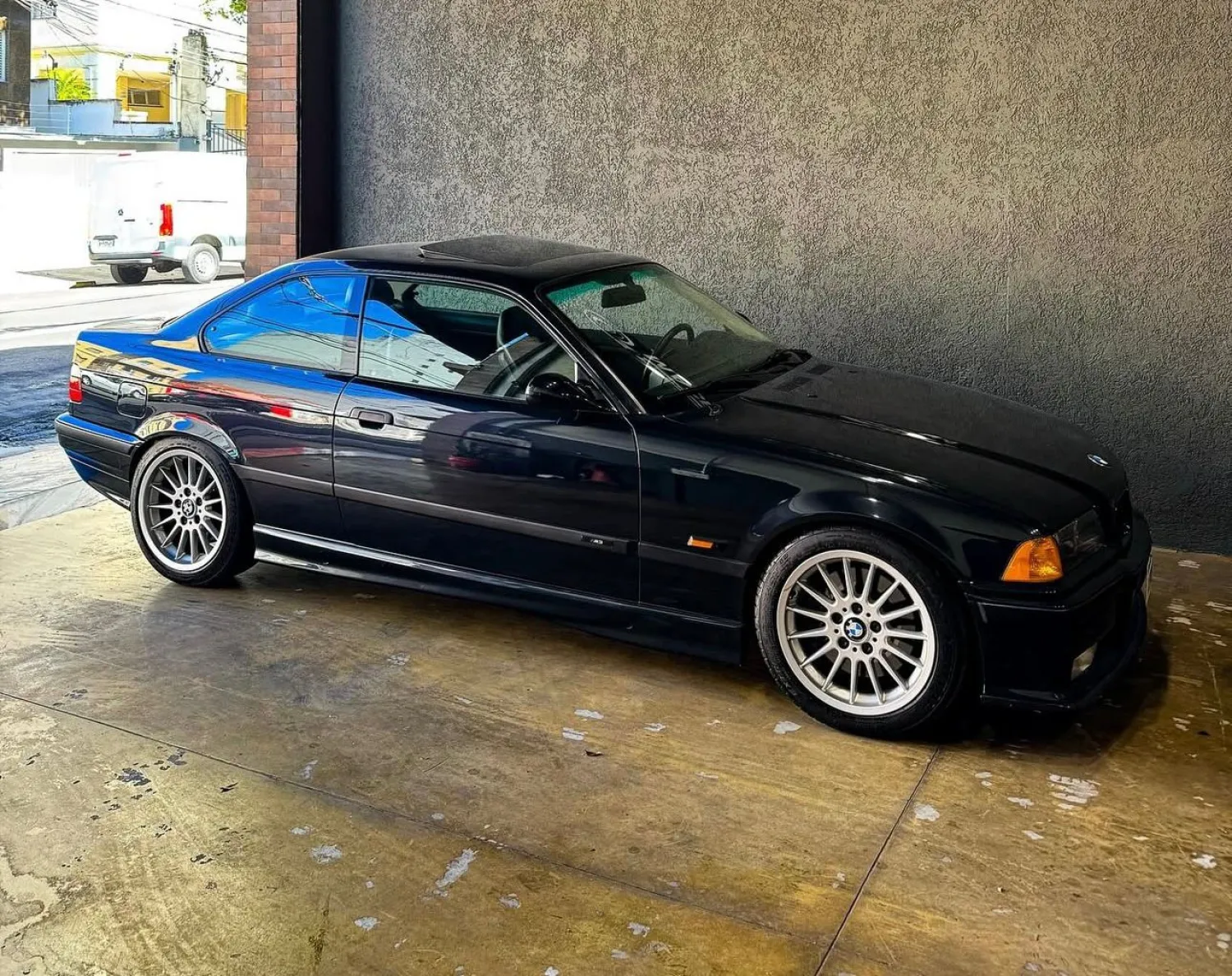 328i - Foto #5 do anúncio à venda de Carro clássico