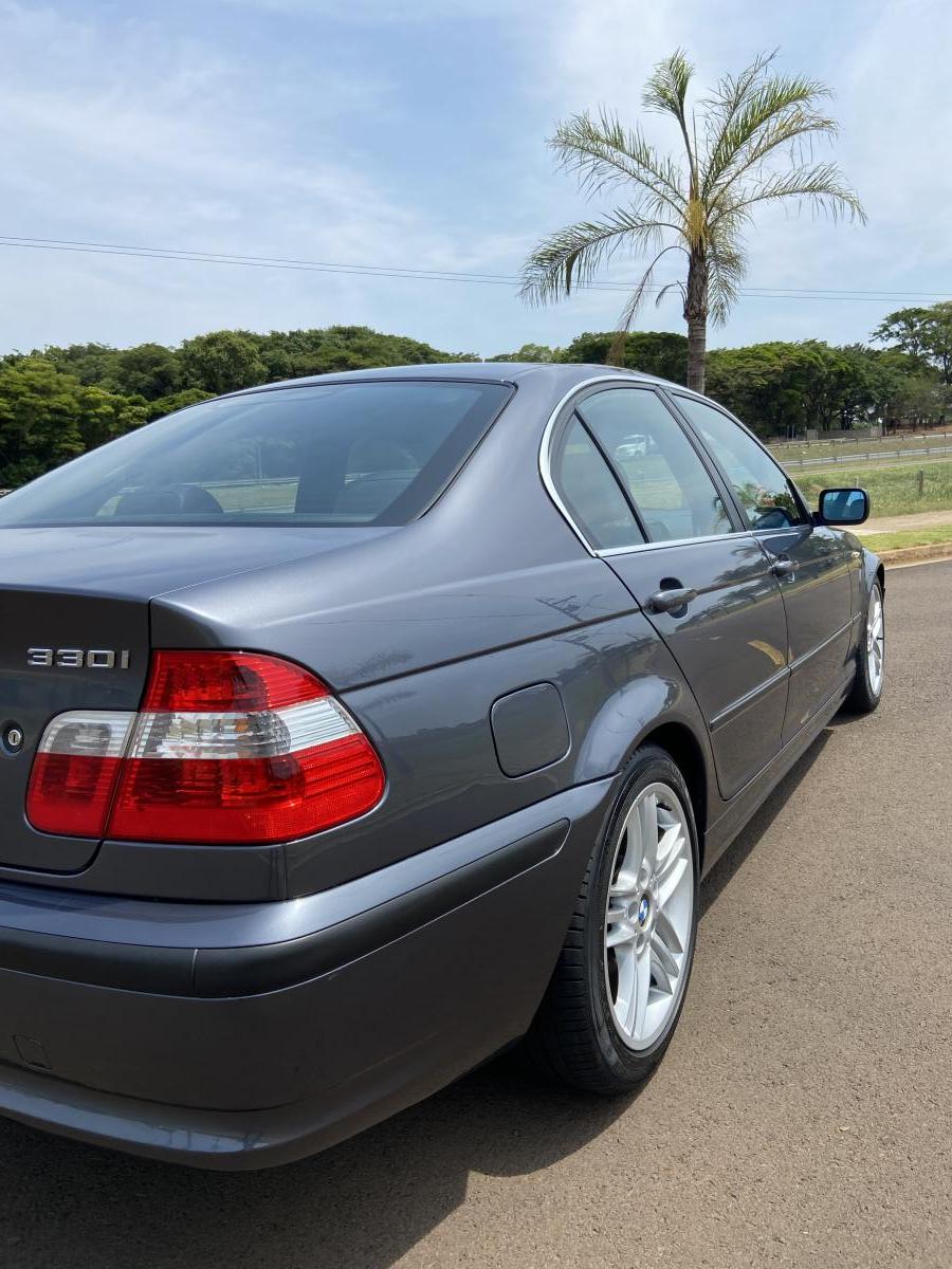 330i - Foto #4 do anúncio à venda de Carro clássico