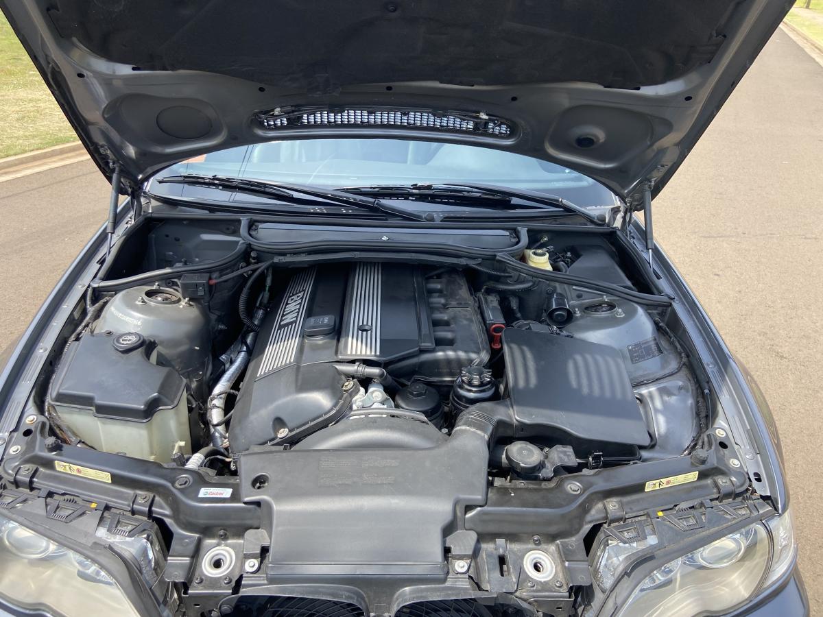 330i - Foto #11 do anúncio à venda de Carro clássico