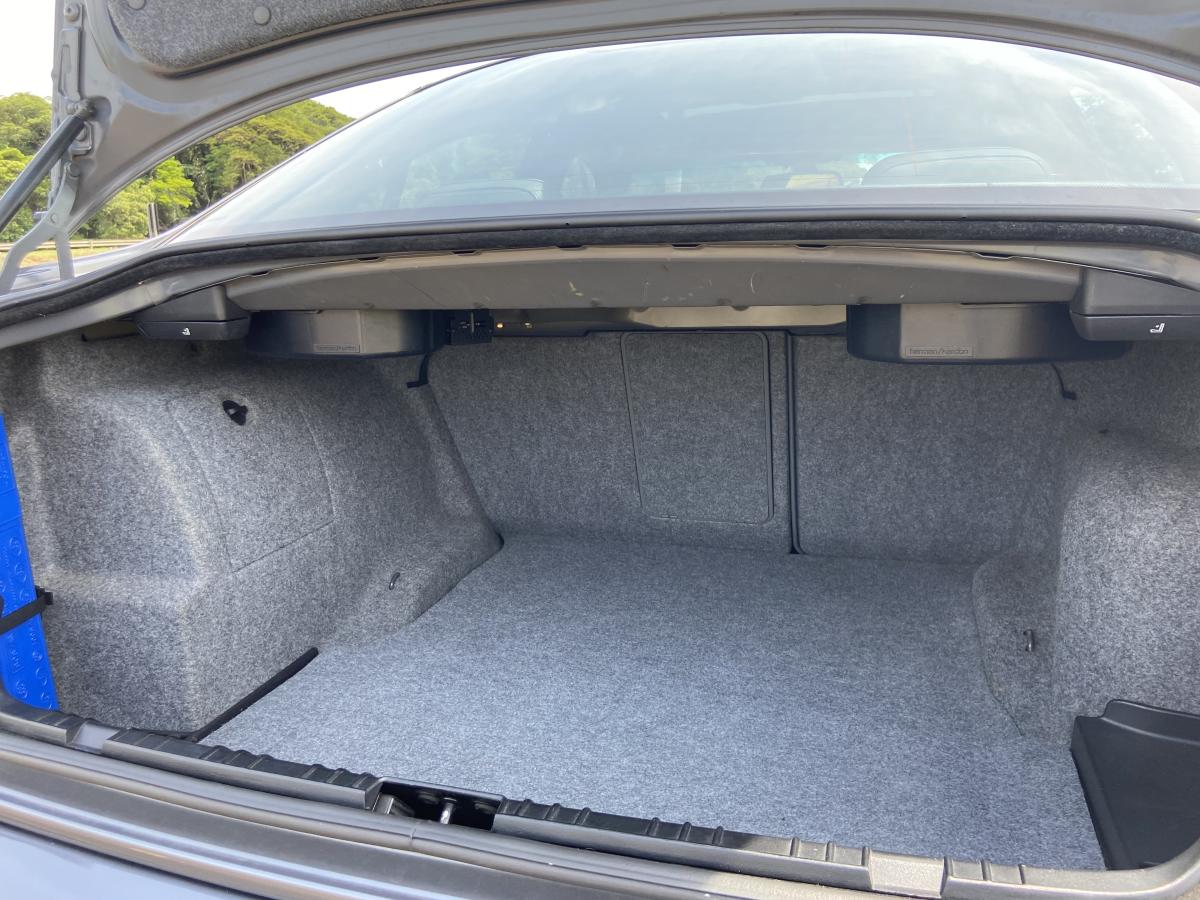 330i - Foto #13 do anúncio à venda de Carro clássico