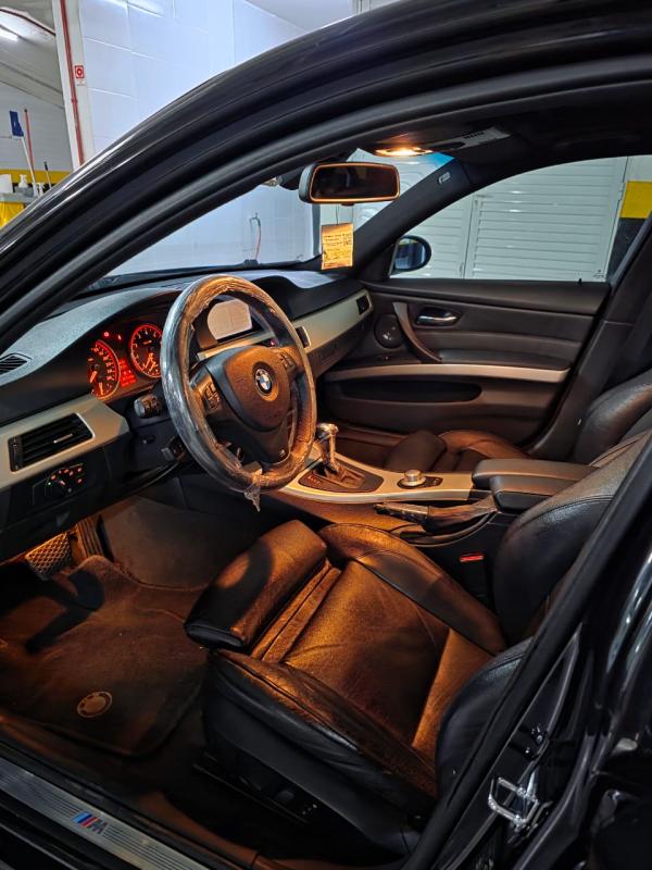 330i - Foto #3 do anúncio à venda de Carro clássico