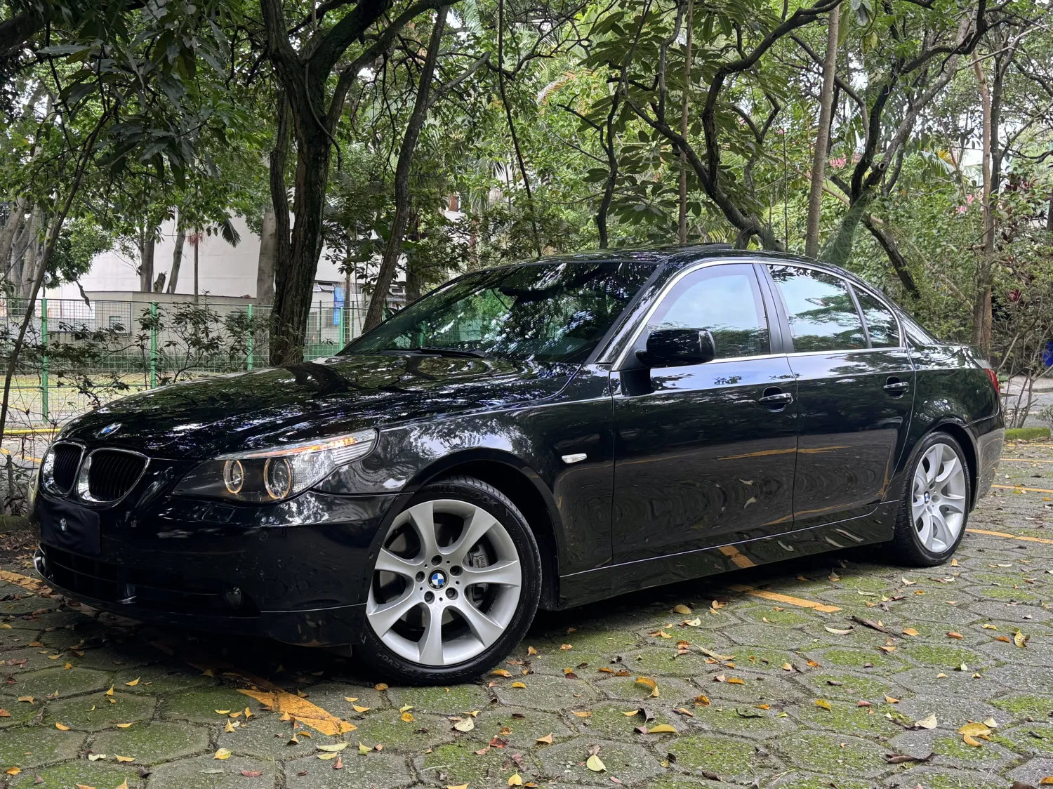 BMW 530i 2003/2004 - Foto #2 do anúncio à venda de Carro clássico