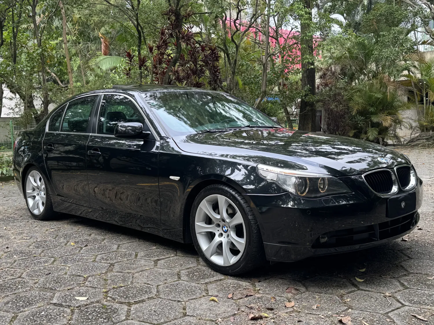 BMW 530i 2003/2004 - Foto #4 do anúncio à venda de Carro clássico