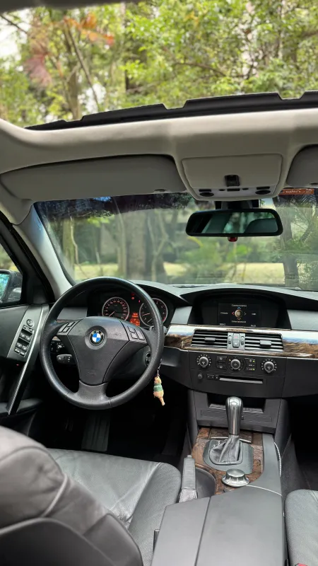 BMW 530i 2003/2004 - Foto #8 do anúncio à venda de Carro clássico