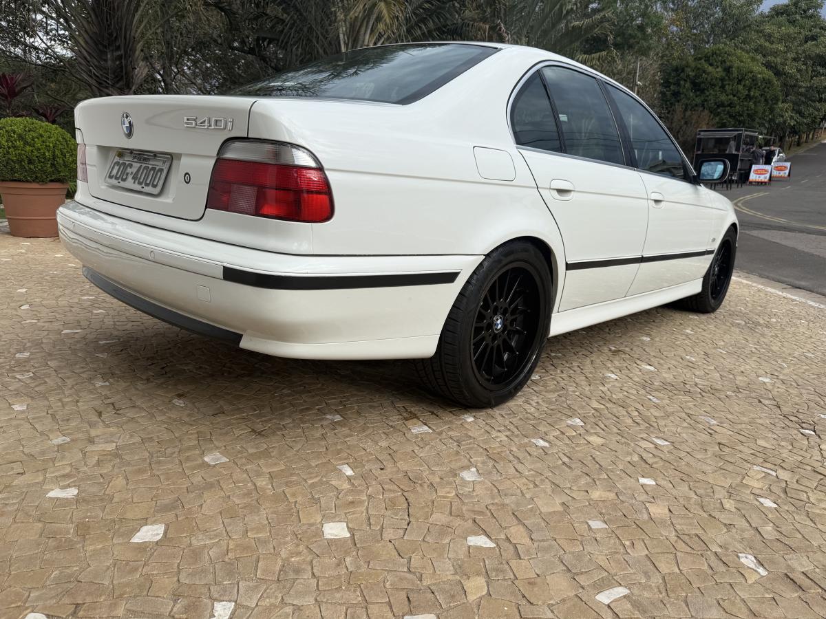 540i - Foto #4 do anúncio à venda de Carro clássico