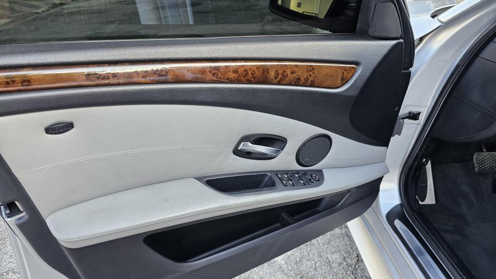 550i - Foto #16 do anúncio à venda de Carro clássico