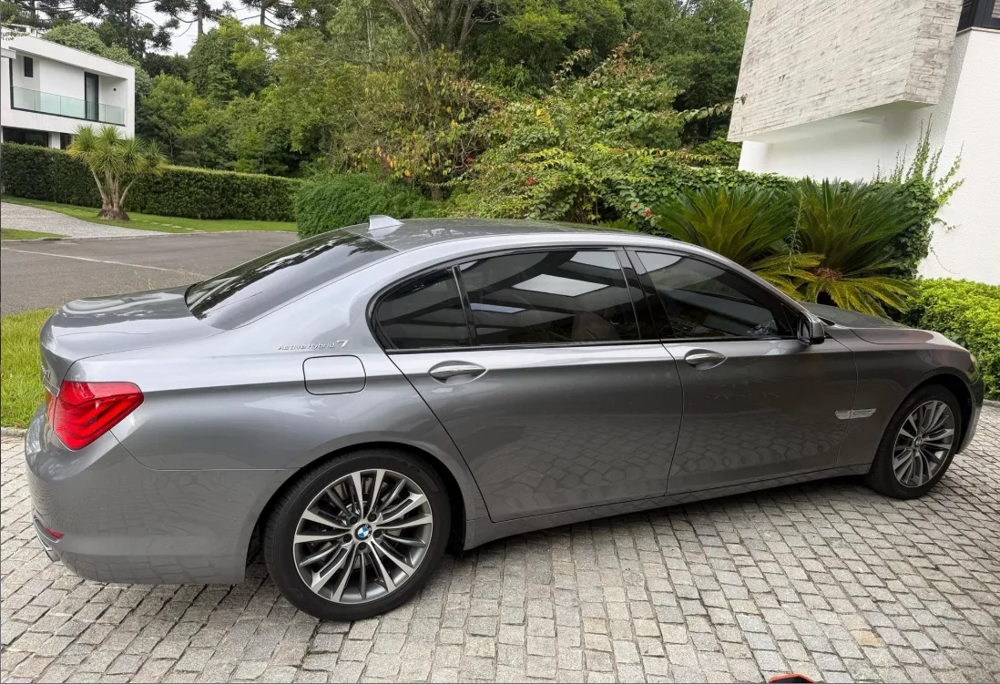750i - Foto #2 do anúncio à venda de Carro clássico