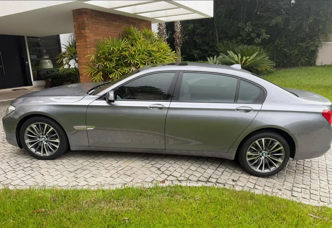 750i - Foto #4 do anúncio à venda de Carro clássico