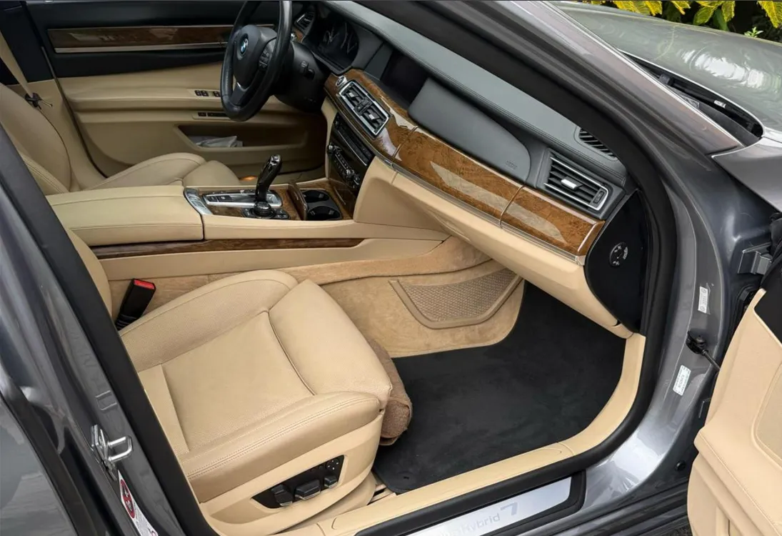 750i - Foto #8 do anúncio à venda de Carro clássico