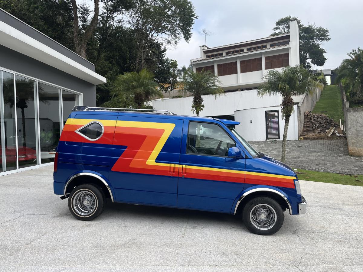 Astro - Foto #2 do anúncio à venda de Carro clássico