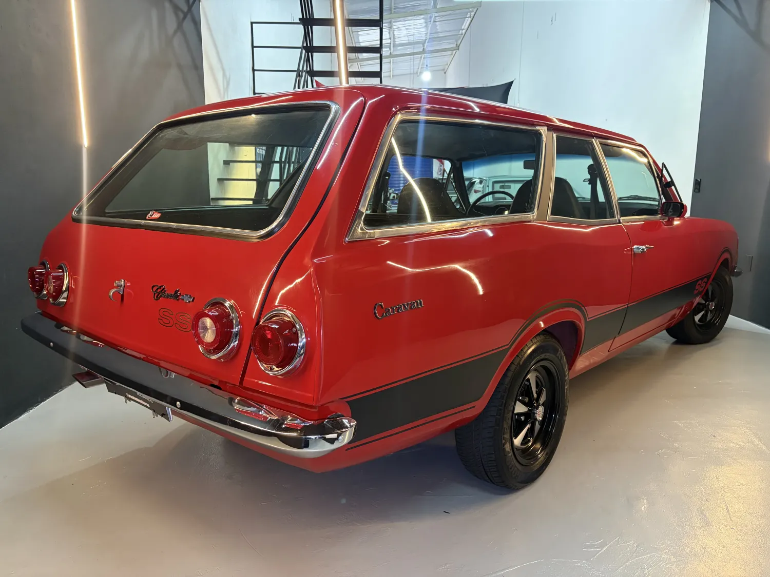 avv-chevrolet-caravan-venda-d4b5a59-imagem-009