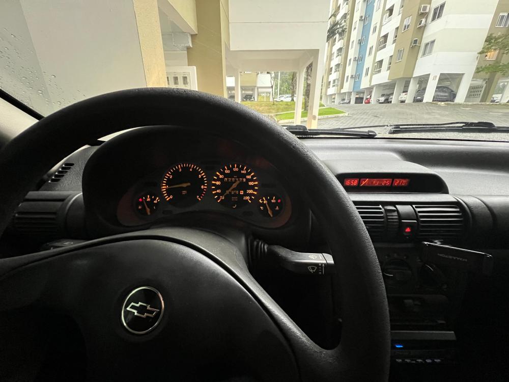 Corsa - Foto #4 do anúncio à venda de Carro clássico